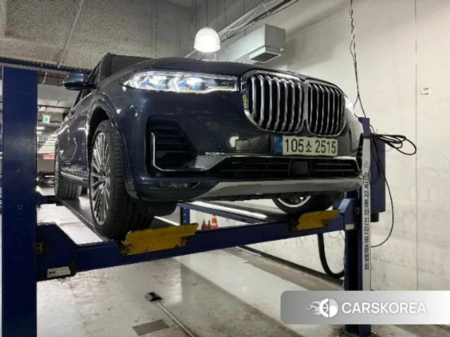 BMW X7 (G07) 2021 Серый из Кореи