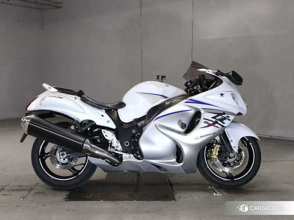 Проданный Suzuki GSX1300R HAYABUSA 2017 из Японии