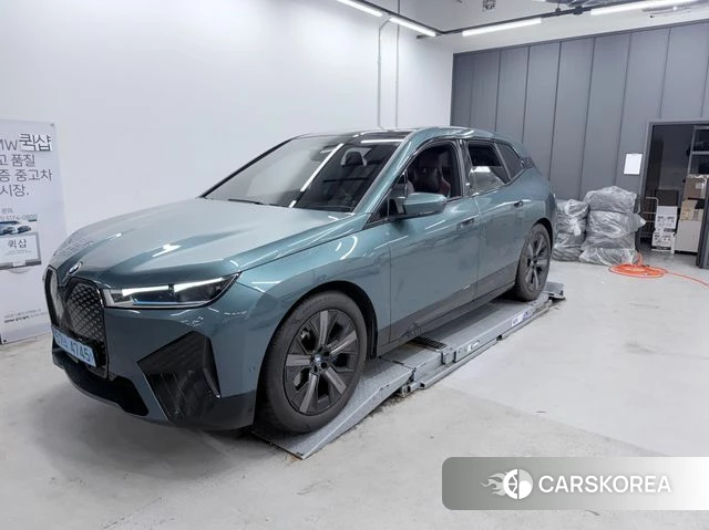 BMW iX 2023 Небесно-голубой из Кореи
