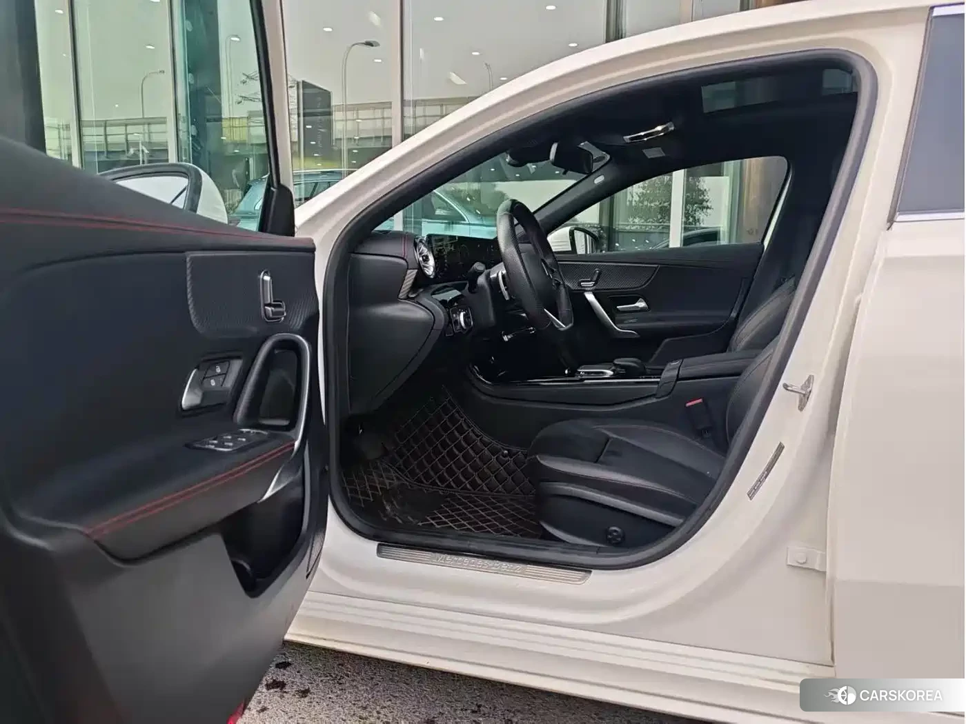 Mercedes-Benz A-Class 2023 Белый из Китая