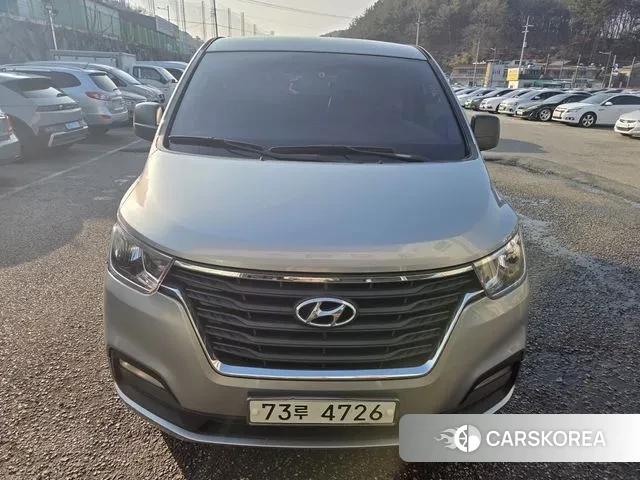 Hyundai The New Grand Starex 2018 Серебристо-серый из Кореи