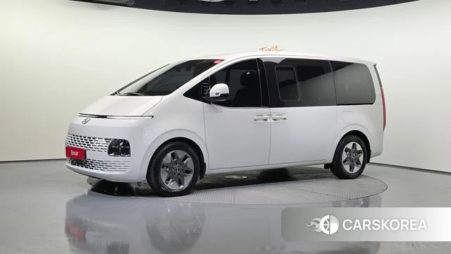 Hyundai Staria 2023 Белый из Кореи