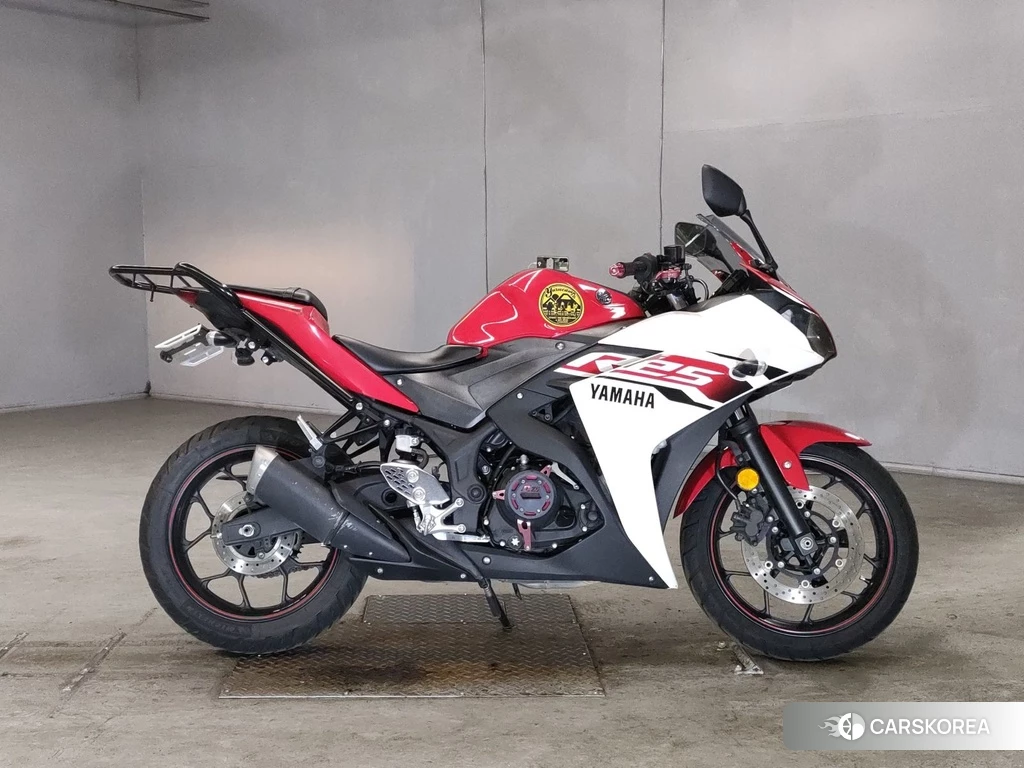 Проданный Yamaha YZF-R25 2015 из Японии