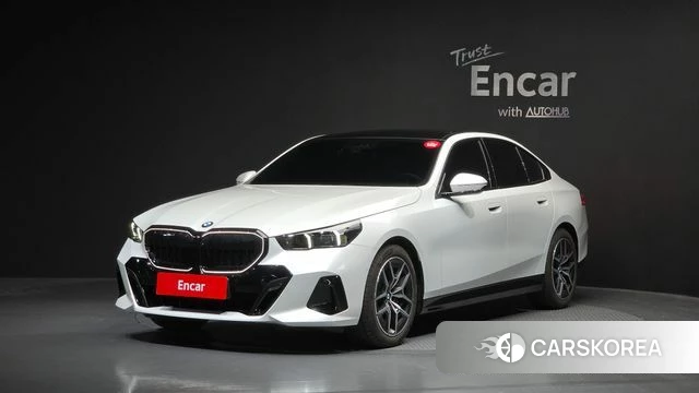 BMW 5 Series (G60) 2025 Белый из Кореи