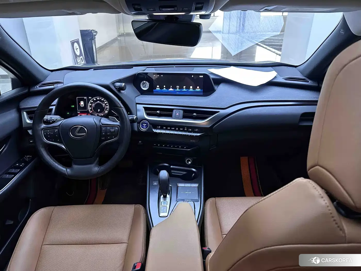 Lexus UX 2021 Silver/gray из Китая