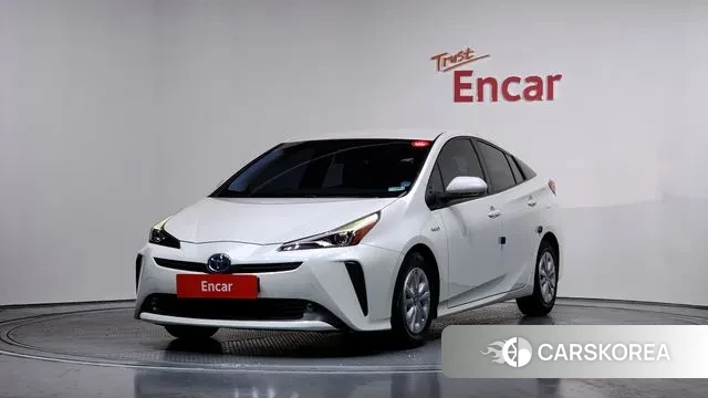 Toyota Prius 4th Generation 2019 Белый из Кореи