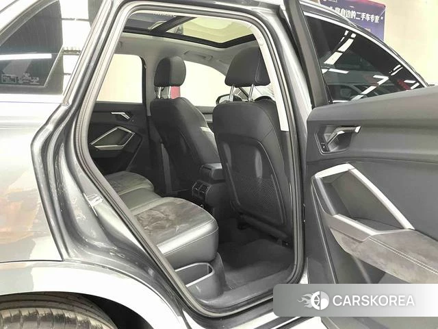 Audi Q3 2022 Серебристо-серый из Китая