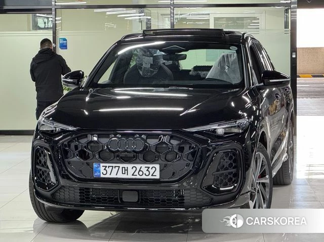 Audi Q5 (80A) 2025 Черный из Кореи