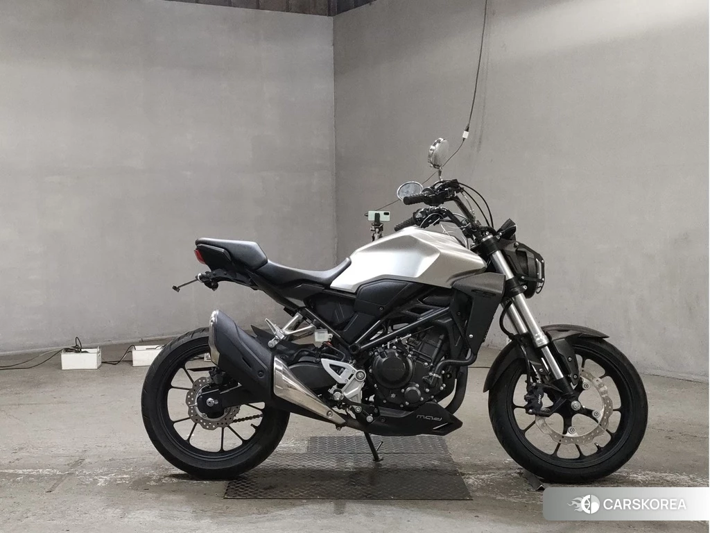Проданный Honda CB250R 2018 из Японии, фото 2