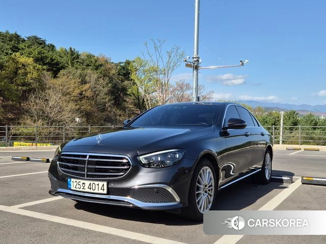 Mercedes-Benz E-Class W213 2021 Серый из Кореи