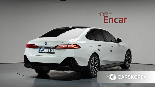 BMW 5 Series (G60) 2024 Белый из Кореи
