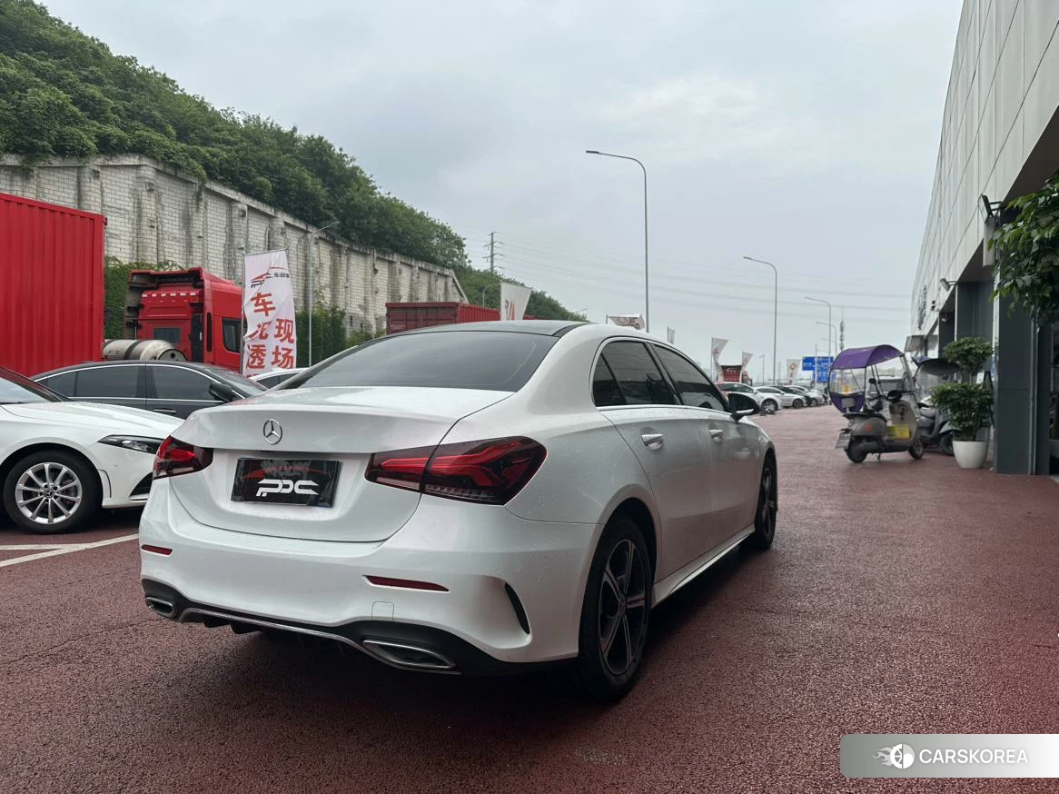 Mercedes-Benz Class A 2022 Белый из Китая
