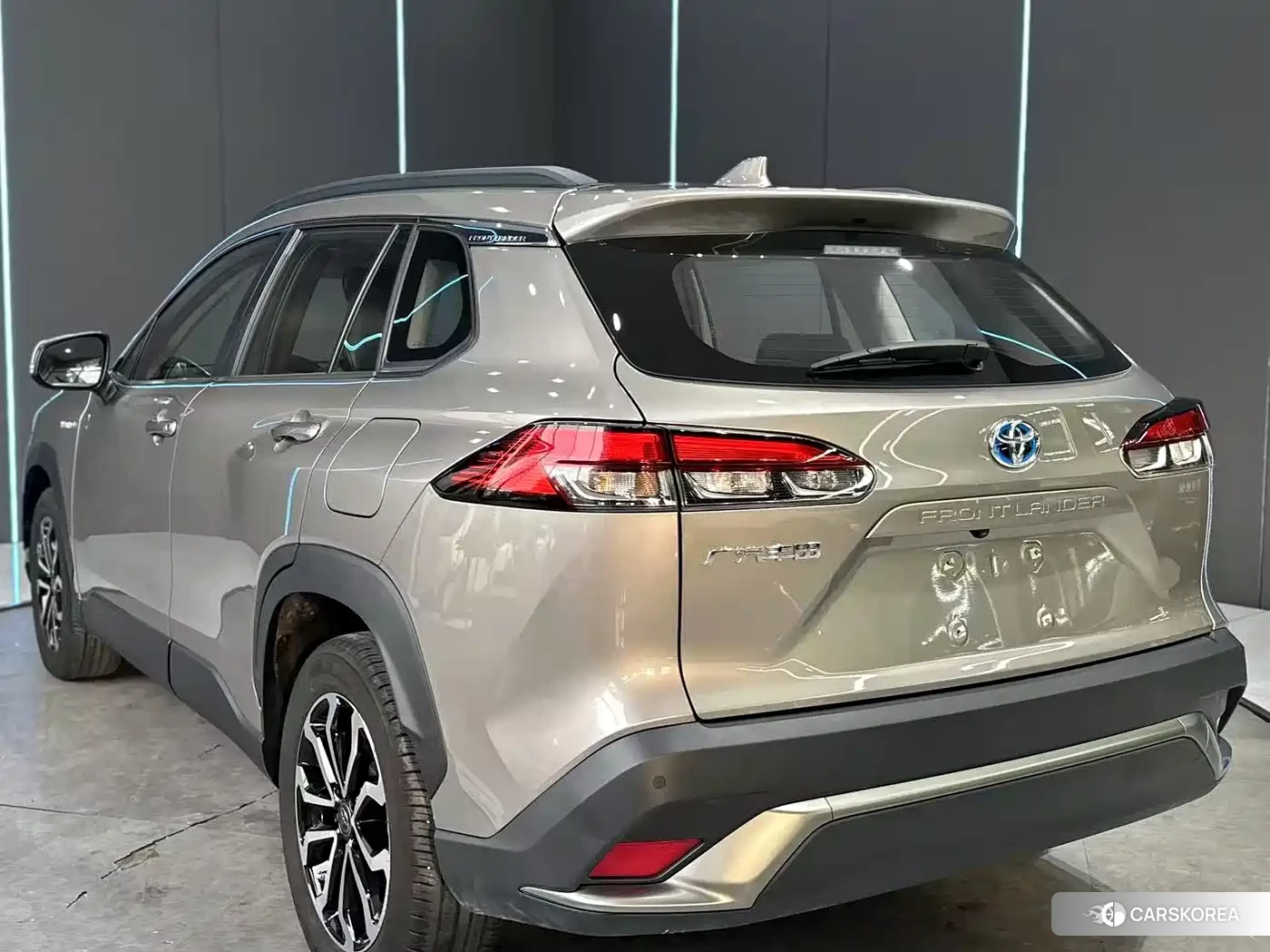 Toyota Frontlander 2023 Champagne/brown из Китая