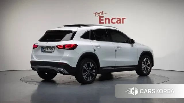 Mercedes-Benz GLA - Class H247 2021 Белый из Кореи