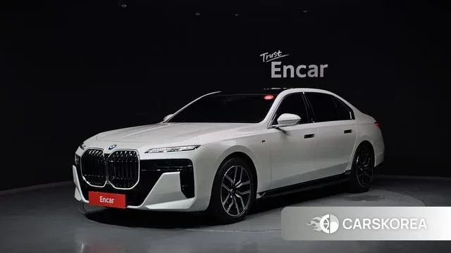 BMW 7 Series (G70) 2024 Белый из Кореи