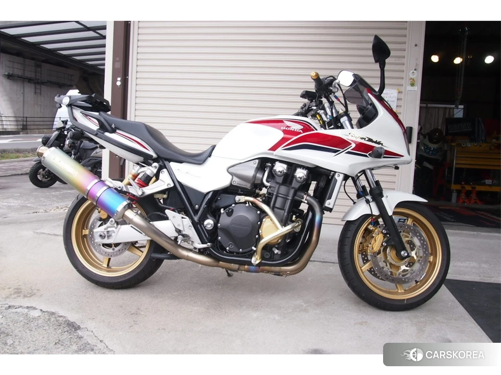 Проданный Honda CB1300SF BOLDOR 2012 из Японии