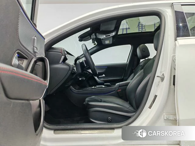 Mercedes-Benz Class A 2023 Белый из Китая