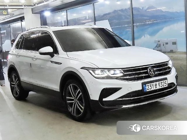 Volkswagen Tiguan second Generation 2022 Белый из Кореи