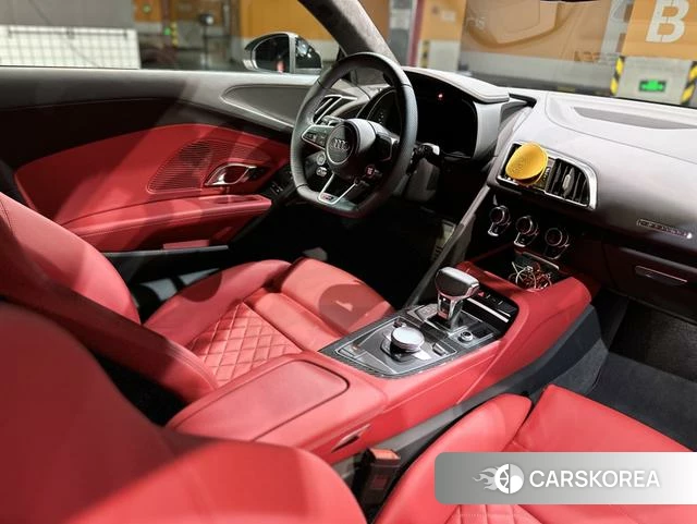 Audi R8 2023 Черный из Китая