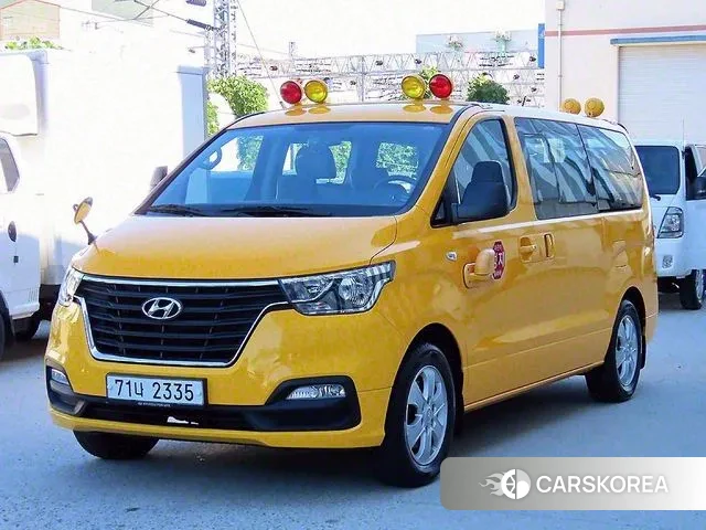 Hyundai The New Grand Starex 2019 Желтый из Кореи