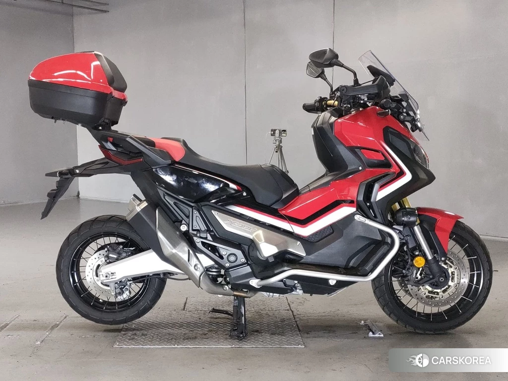 Проданный Honda X-ADV 750 2017 из Японии