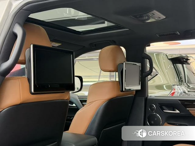 Lexus LX 2023 Серебристо-серый из Китая