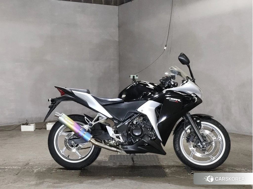 Проданный Honda CBR250R 2011 из Японии