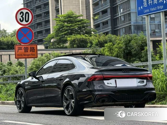 Audi A7L 2024 Черный из Китая