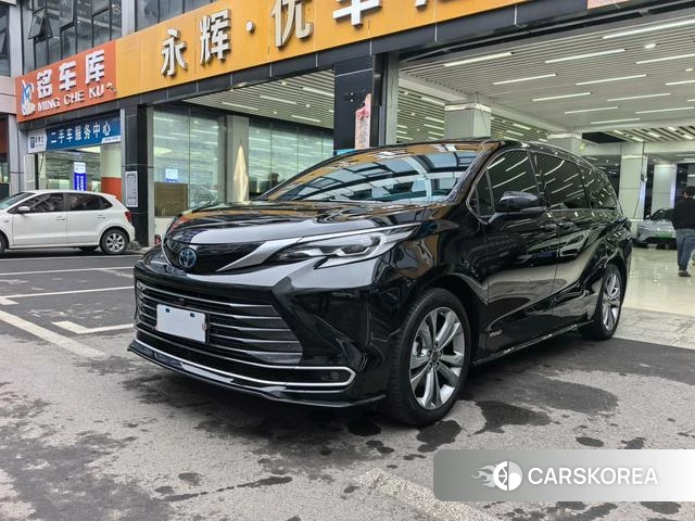 Toyota Saina 2023 Черный из Китая