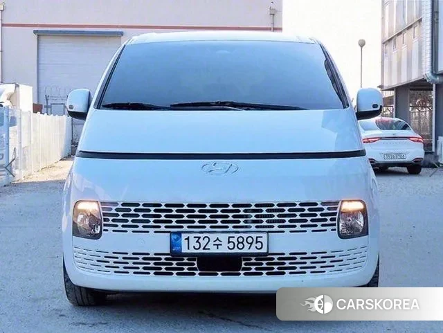 Hyundai Staria 2021 Белый из Кореи