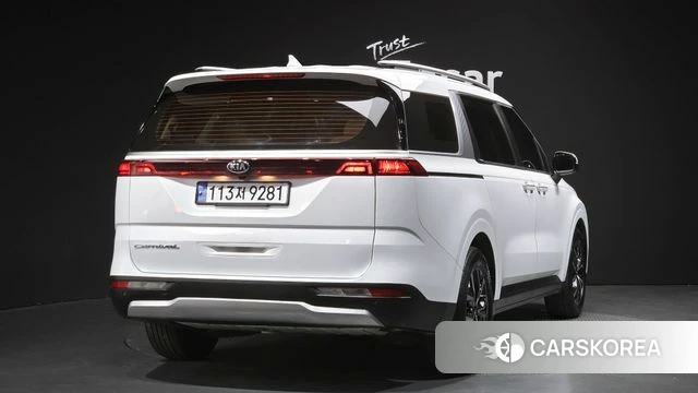 Kia Carnival 4th generation 2021 Белый из Кореи