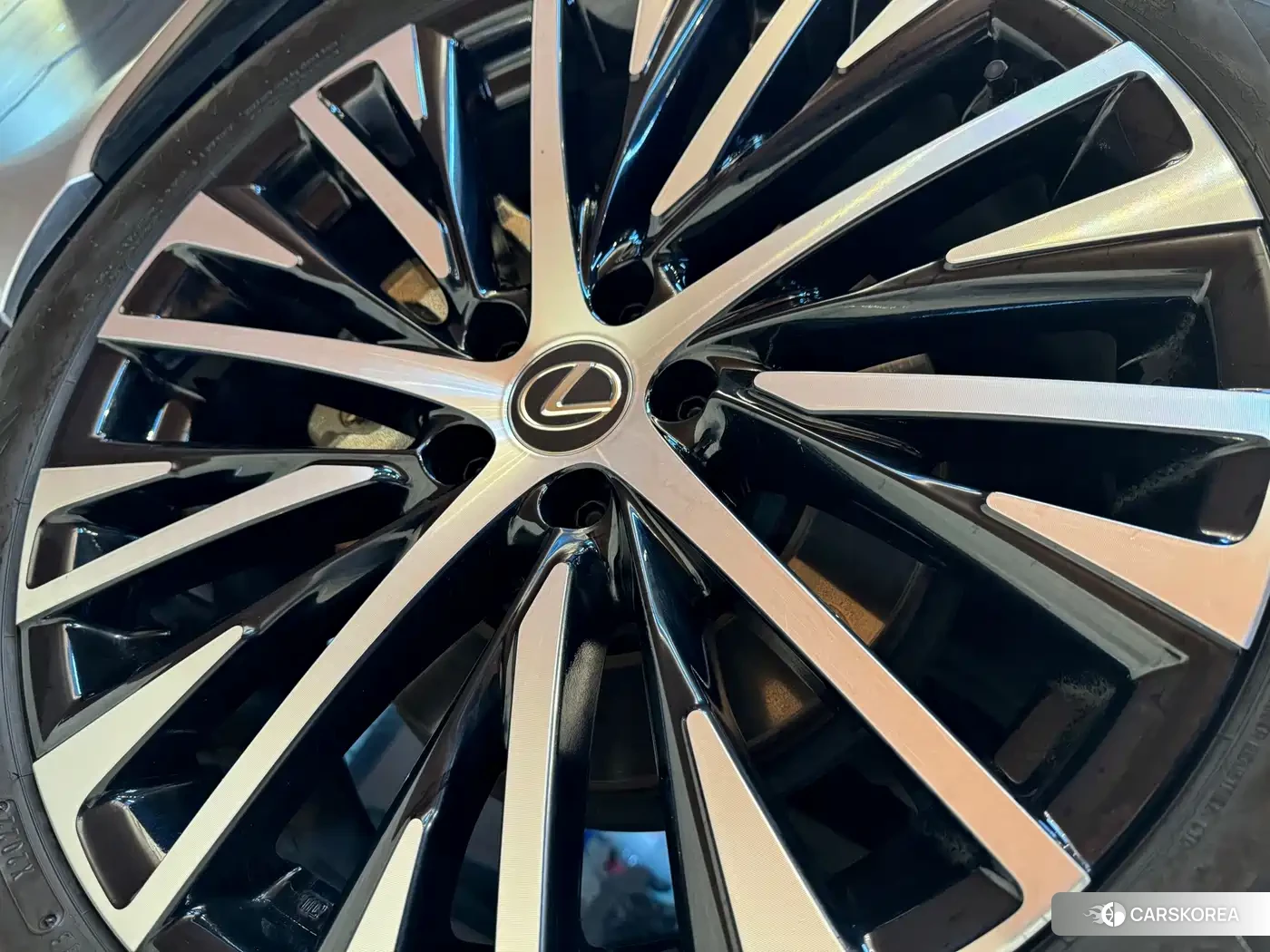 Lexus RZ 2023 Silver/gray из Китая