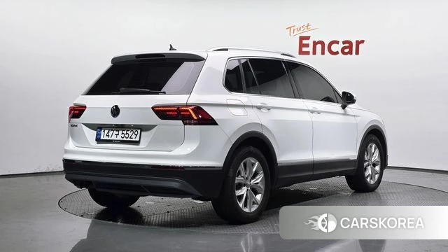Volkswagen Tiguan second Generation 2020 Белый из Кореи
