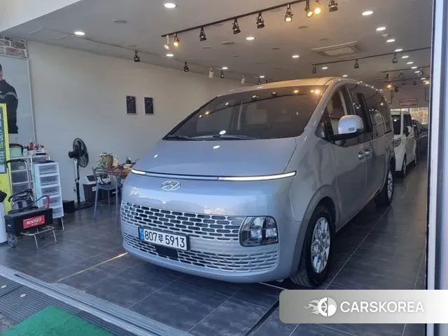 Hyundai Staria 2022 Серебряный из Кореи