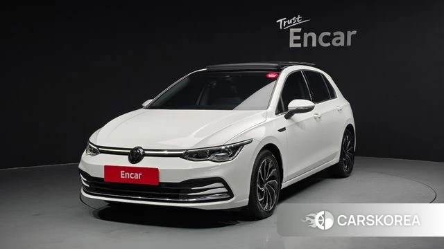 Volkswagen Golf 8th Generation 2023 Белый из Кореи