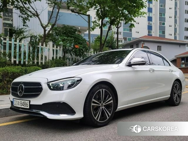 Mercedes-Benz E-Class W213 2022 Белый из Кореи