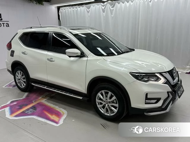Nissan Qijun 2022 Белый из Китая