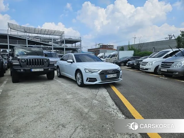 Audi A6 (C8) 2022 Белый из Кореи