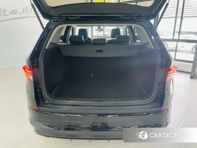 Skoda Kodiak 2024 Черный из Китая