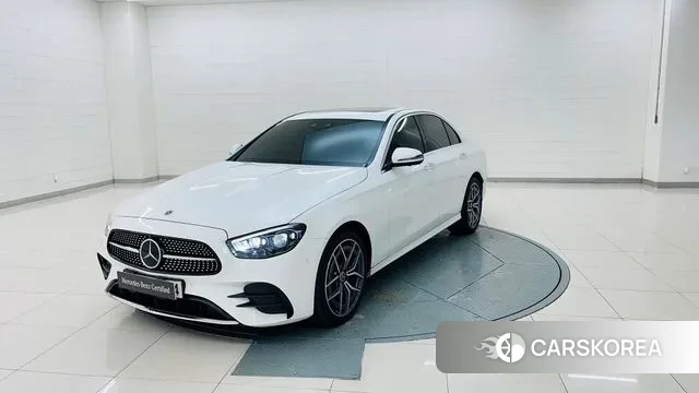 Mercedes-Benz E-Class W213 2023 Белый из Кореи