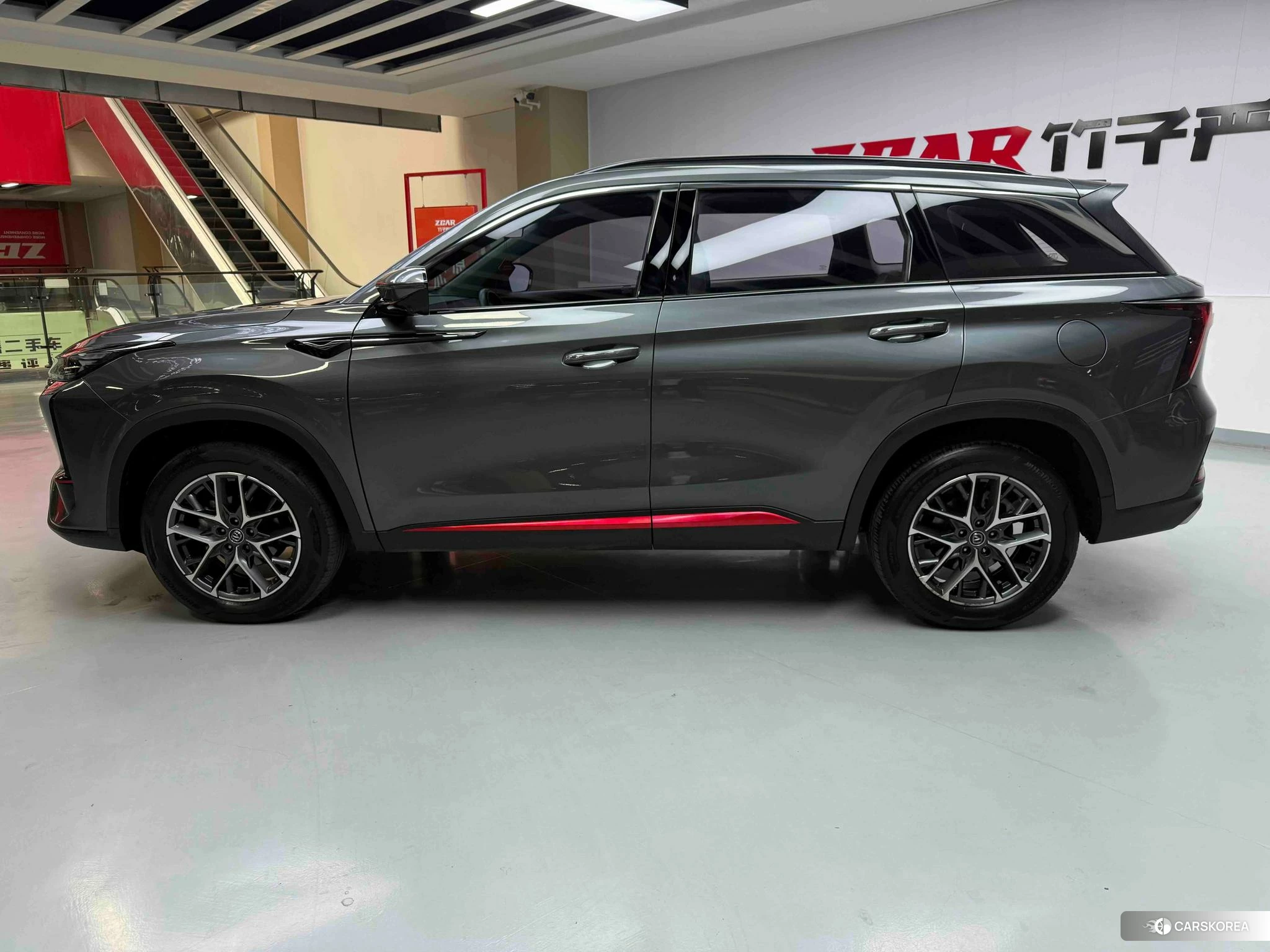 Chang'an CS75 PLUS 2022 Темно-серый из Китая