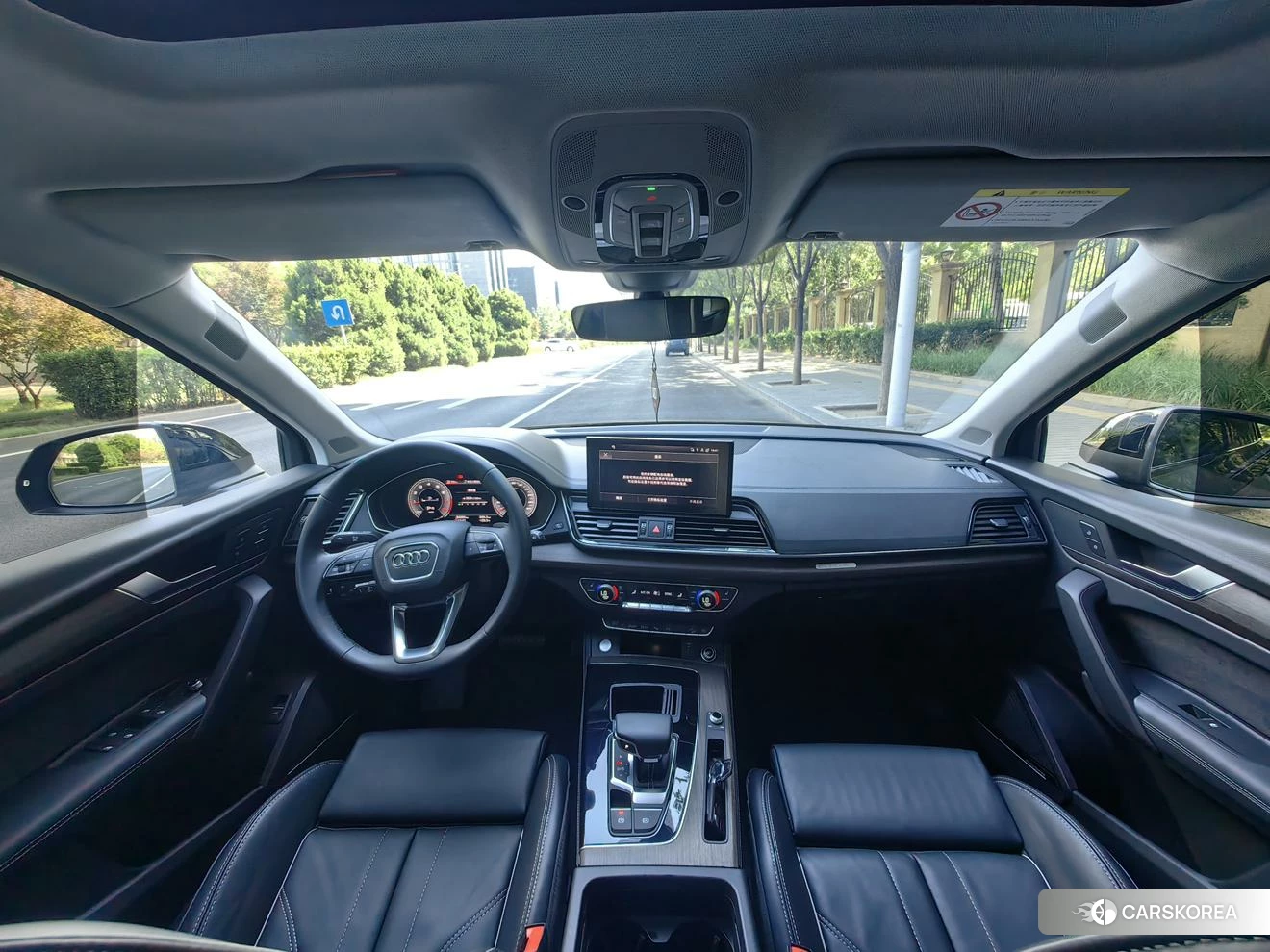 Audi Q5L 2023 Темно-серый из Китая