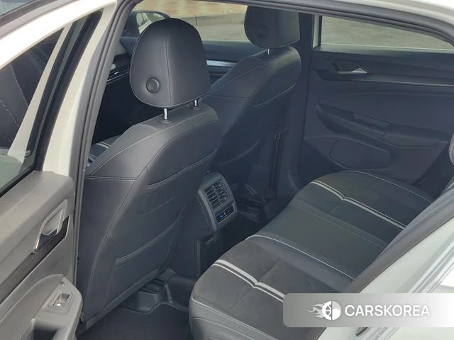 Volkswagen Golf 2022 Белый из Китая