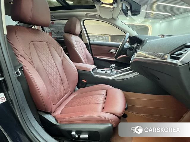 BMW 3 series 2023 Черный из Китая