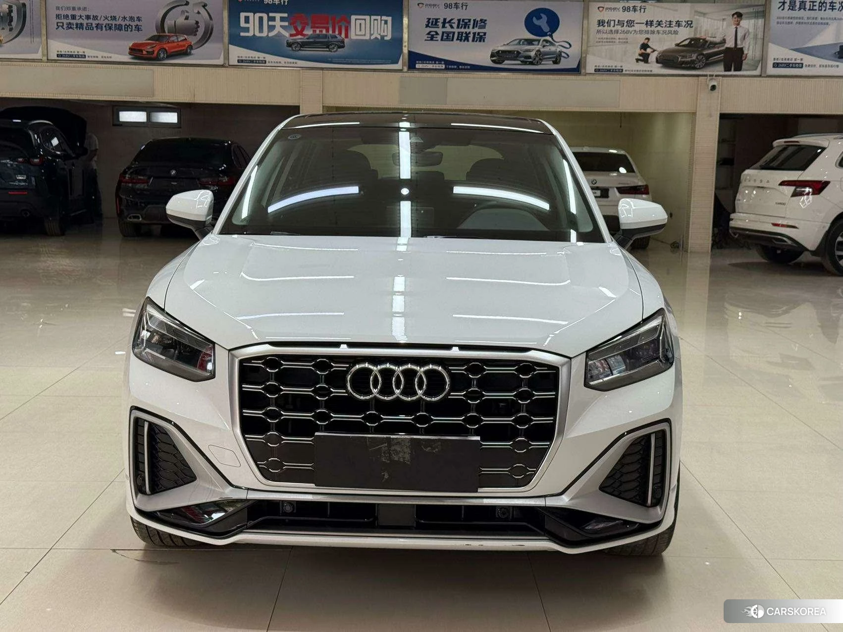 Audi Q2L 2021 Белый из Китая