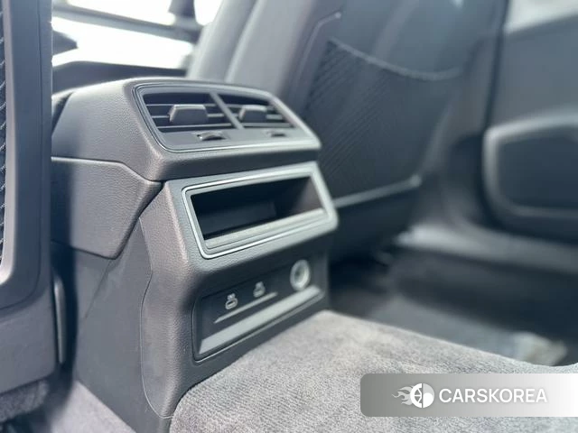 Audi A6L 2023 Черный из Китая