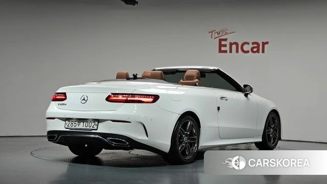 Mercedes-Benz E-Class W213 2019 Белый из Кореи