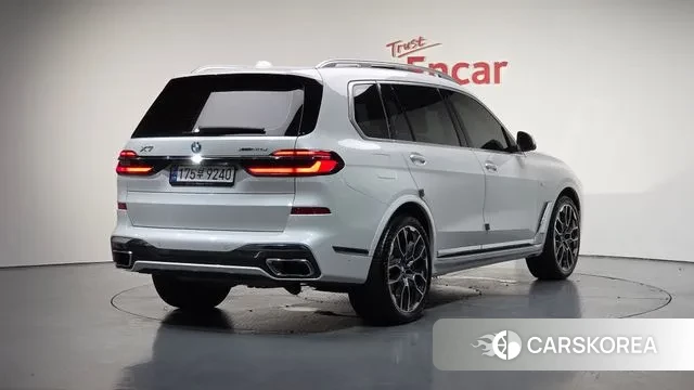 BMW X7 (G07) 2024 Белый из Кореи