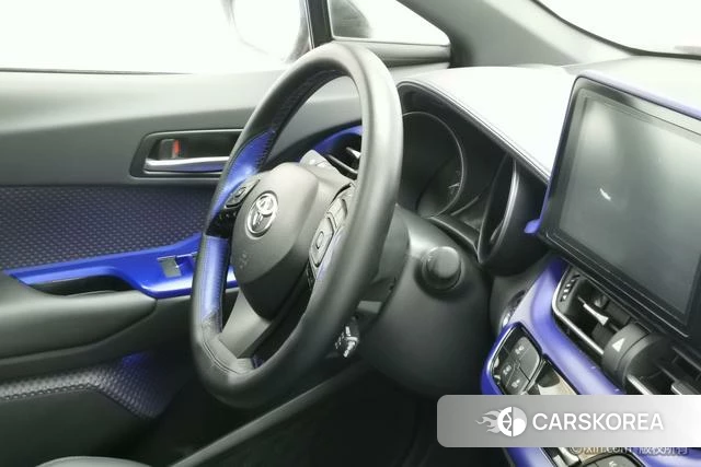 Toyota C-HR 2021 Красный из Китая