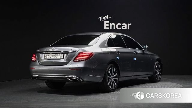 Mercedes-Benz E-Class W213 2020 Серый из Кореи